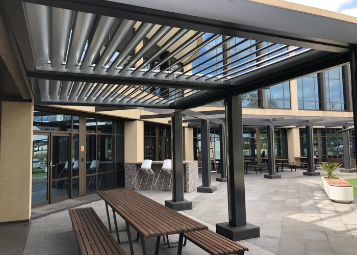 Commercial Louvre for Outdoor Dining Area by Vergola