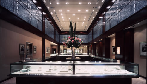 slumped glass wall panels in jewellery store