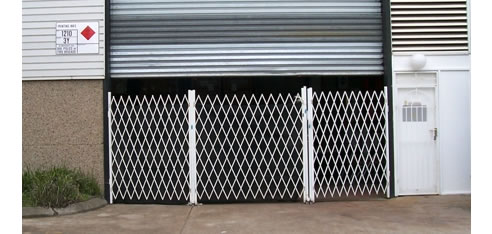 retractable security trellis