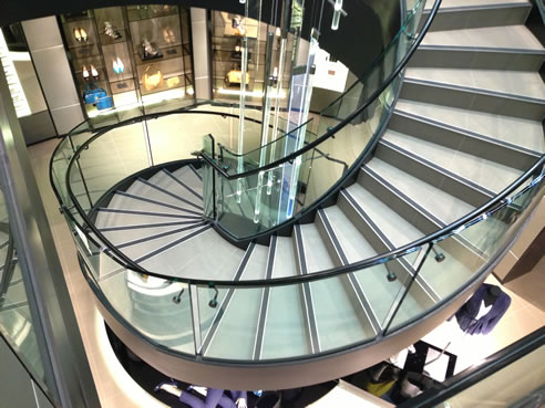 curved glass staircase balustrade