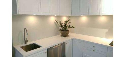 white polymer splashback