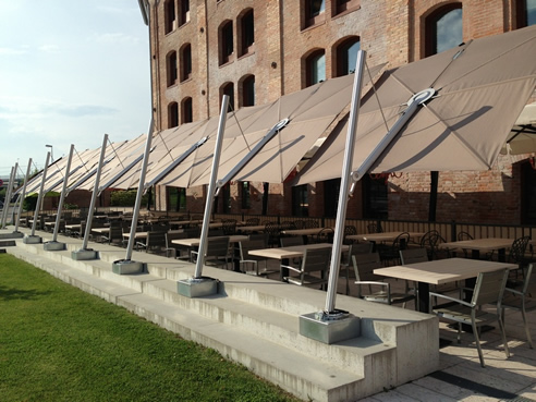 flat canopy Cantilever Umbrellas