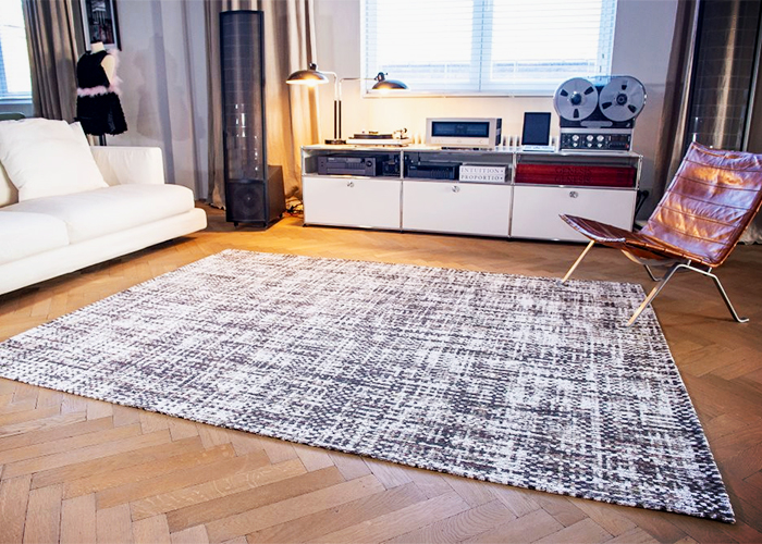 Colchani Chanel-Inspired Chequered Rugs from De Poortere