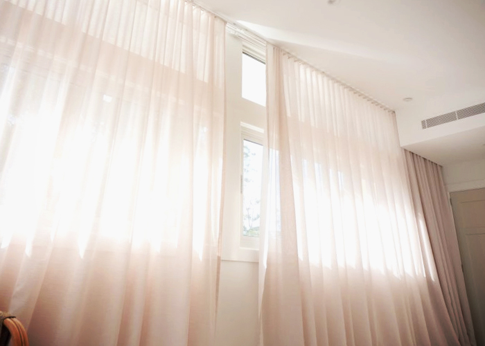 Motorised Curtains Vs Motorised Blinds by Rolletna