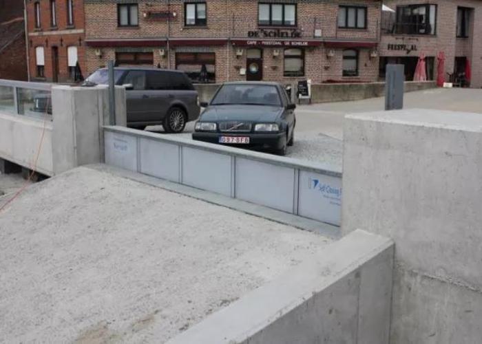 Self Closing Flood Roller Barrier for Concrete by Flooding Solutions