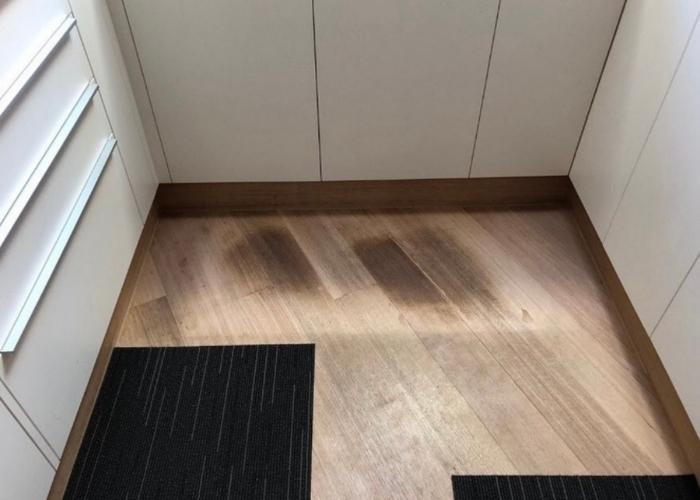 Remove Rubber Mat Stain on Timber Floor with KUNOS Natural Oil Sealer by Livos