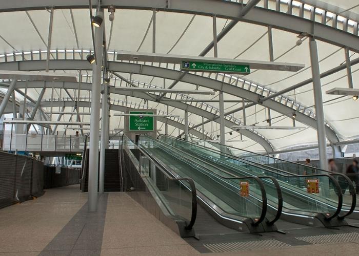 Brisbane Domestic Terminal Walkway by Makmax Australia