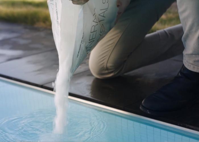 Reduce pH Levels with Mineral Salts for Swimming Pools with Waterco