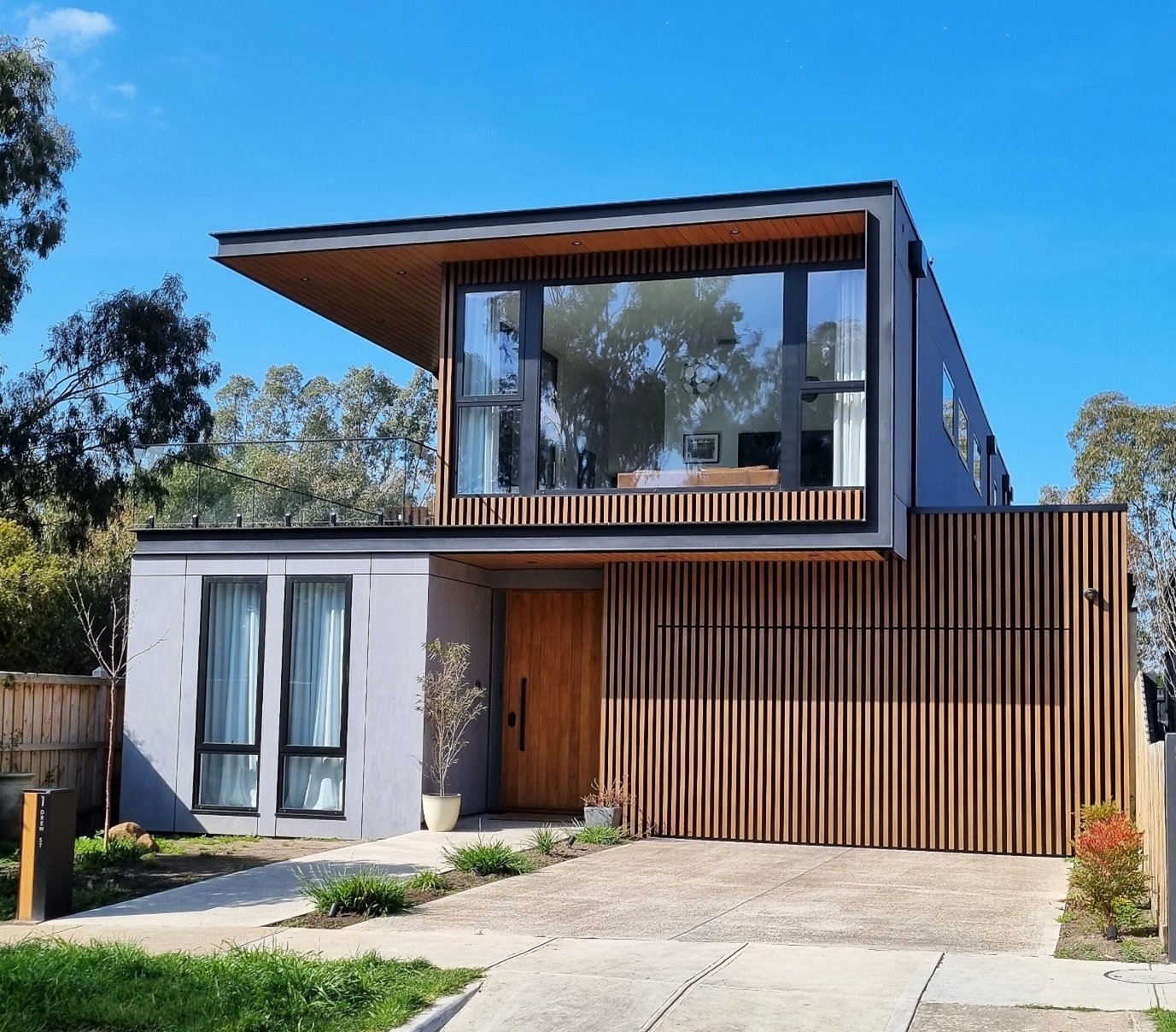 Timber-look Aluminium Battens for Garage Doors by DECO Australia