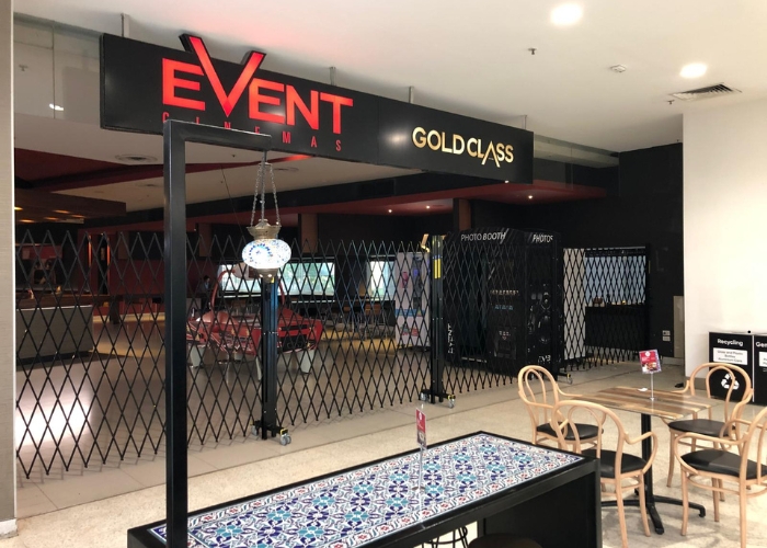 Premium Expandable Gates and Barriers for Cinemas and Movie Theatres by ATDC