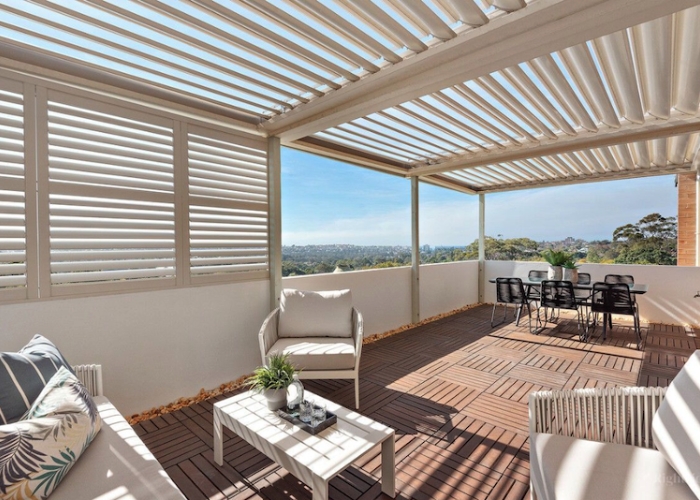 How to Clean a Louvre Roof System by Vergola
