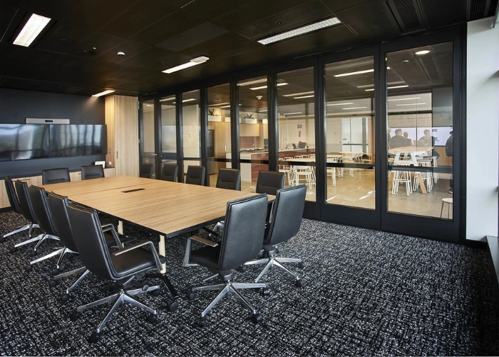 Operable Glass Wall Partitions for Conference Rooms by Bildspec