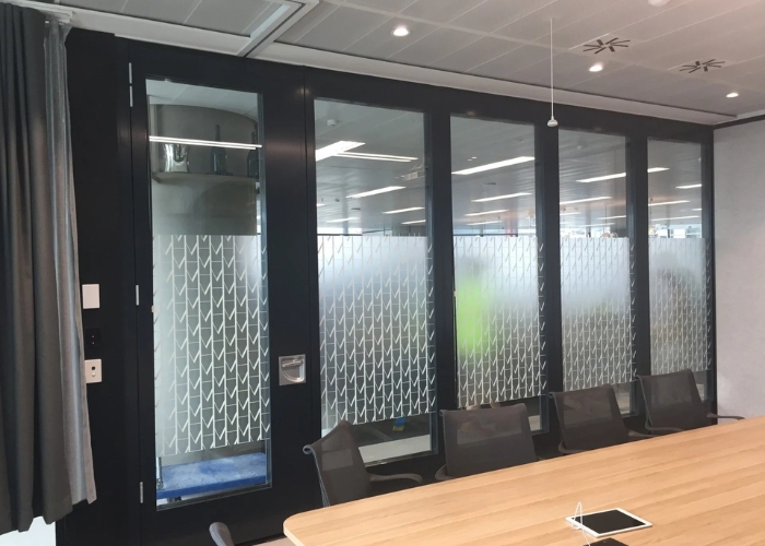 Operable Glass Wall Partitions for Conference Rooms by Bildspec
