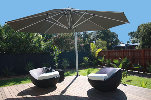 cantilevered shade umbrella