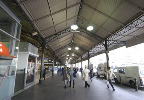 concourse flinders st railway station