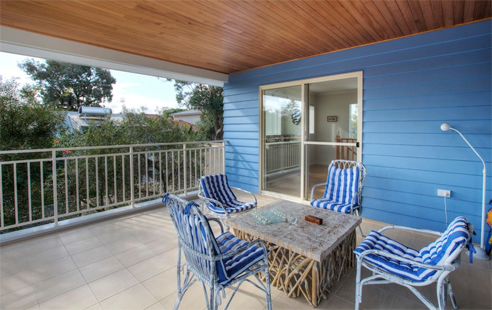 beach house blue