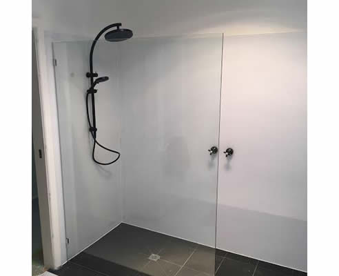 seamless shower splashback