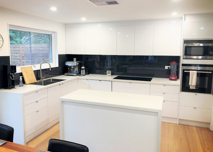 Contrasting Kitchen Splashbacks from Innovative Splashbacks