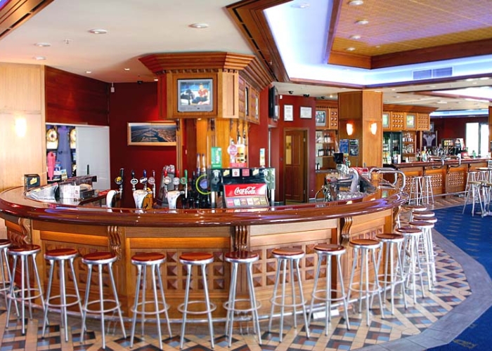 Curved Bar Tops for Restaurants by DGI