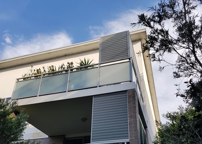 Fixed Louvre Screens for Balconies by Superior Screens