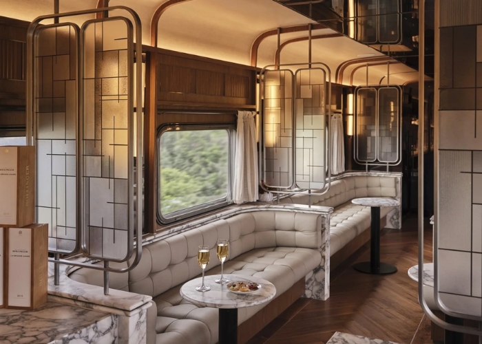 Grid Glass in The Ghan by Axolotl