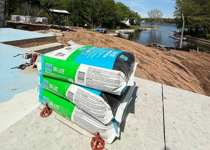 Lightweight Adhesive for Large Format Tiles by Laticrete