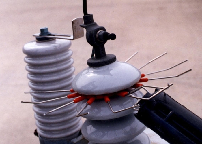 Electrostatic Animal Guard for Electrical Bushings by 3M