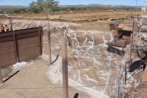 cracks in mt isa reservoir tank