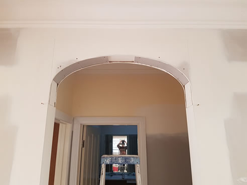 installation decorative arches