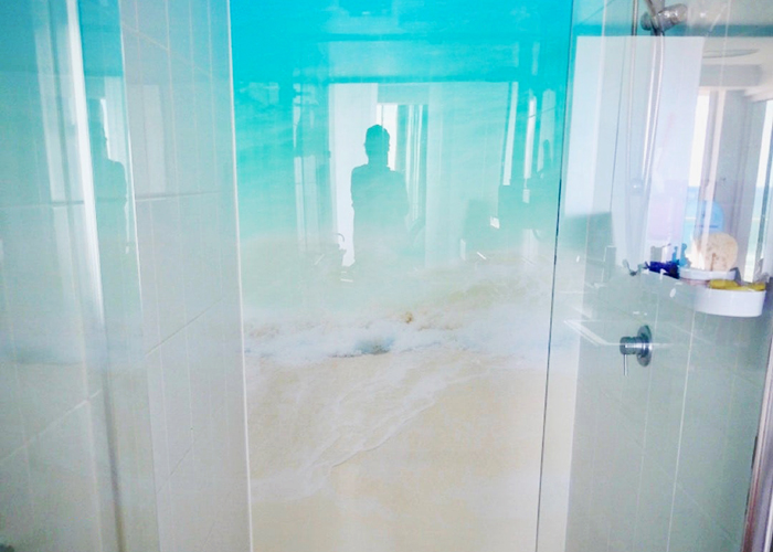 Beach-themed Shower Walls by Innovative Splashbacks