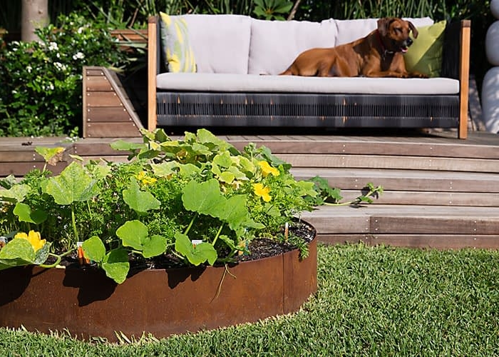 Pre-Made Round Planter Beds from Formboss