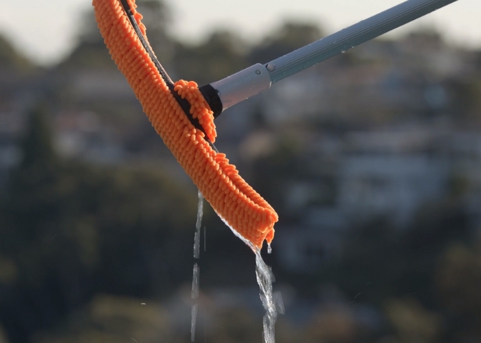 Microfibre Broom for Cleaning Swimming Pools from Waterco