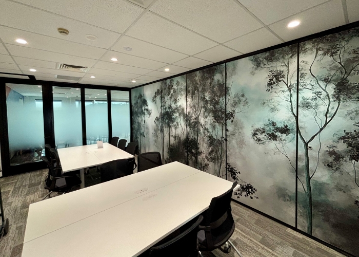 Centre-stacking Double Glazed Operable Walls for Meeting Rooms by Bildspec