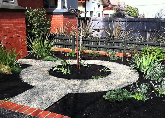 Round Garden Edging for Landscaping by FormBoss