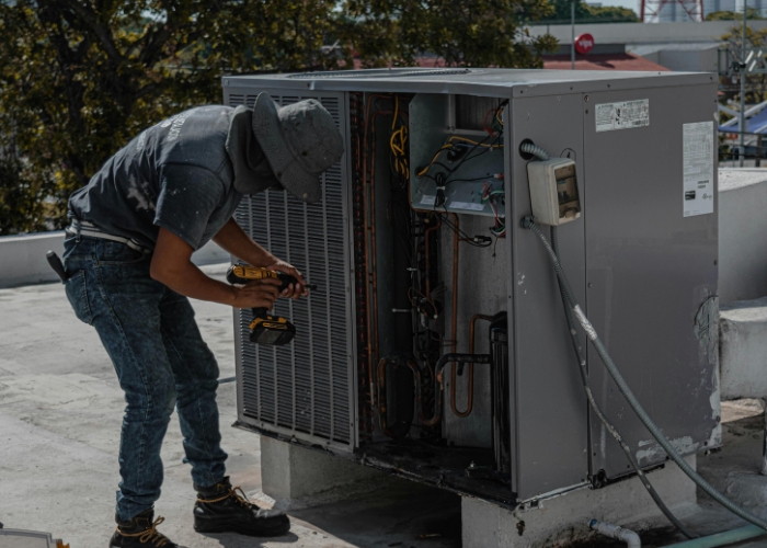 Portable System for Troubleshooting AC Compressors by Promek Technologies