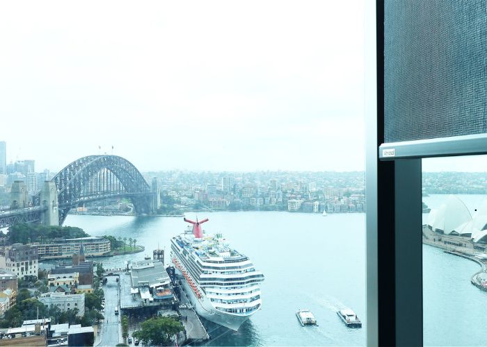 Motorised Roller Blinds for Sustainable Offices by Verosol