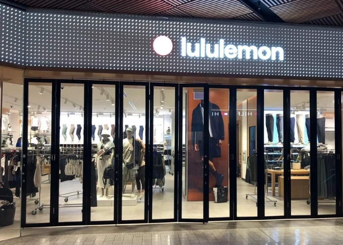 Glass Stacker Door for Shopfronts by Bildspec