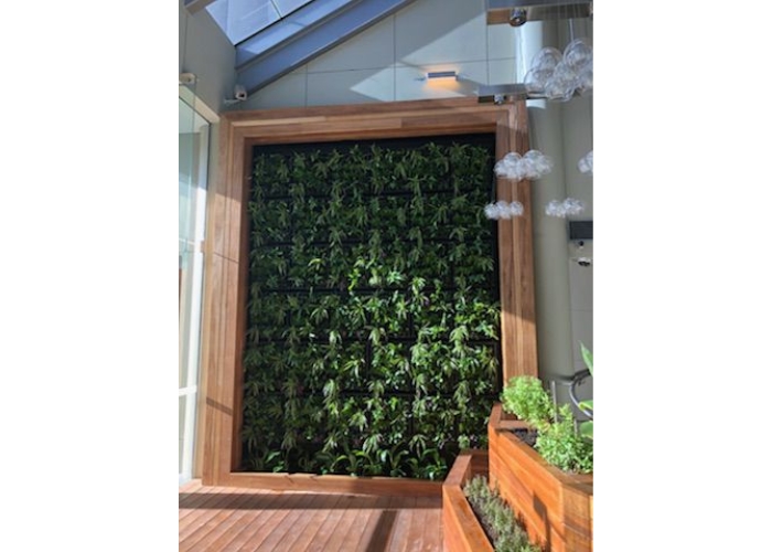 Modular Vertical Planting System by Elmich