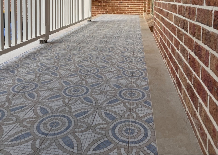 Fast Setting Adhesive for Tiles by Laticrete
