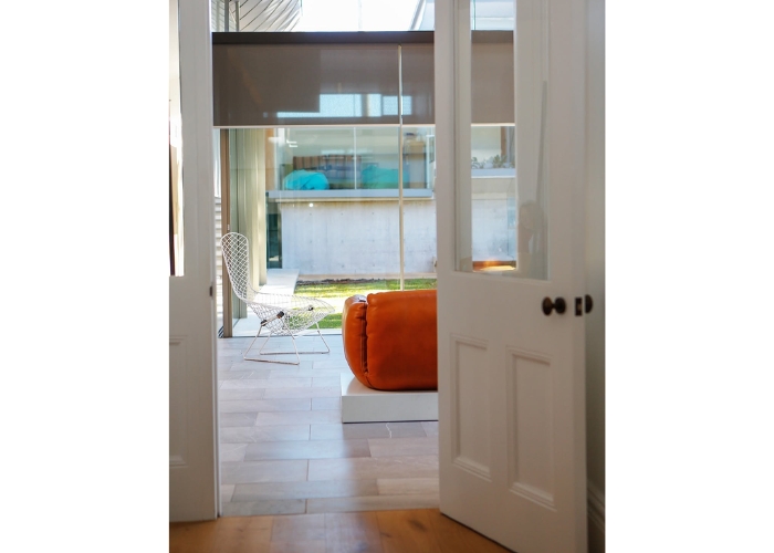 Roller Blinds with Sunscreen Fabric by Solis