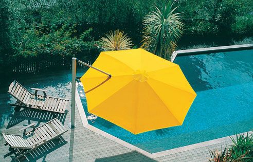 octagonal cantilevered shade umbrella