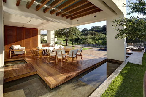 deck with under deck tank