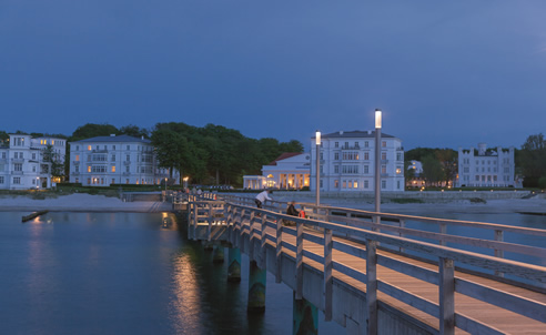 we-ef lighting light pier at night