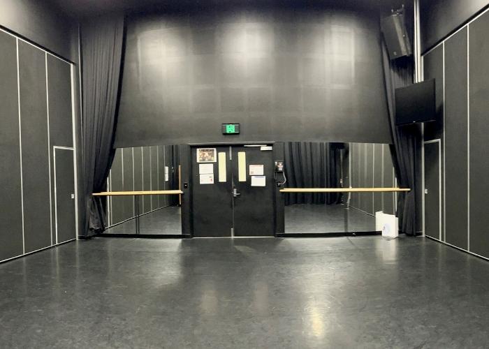 Bildspec Operable Walls and Folding Doors for School Drama Theatre