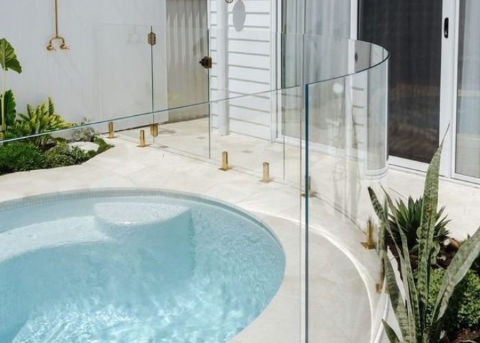 Rounded Glass Pool Fencing by Bent & Curved Glass