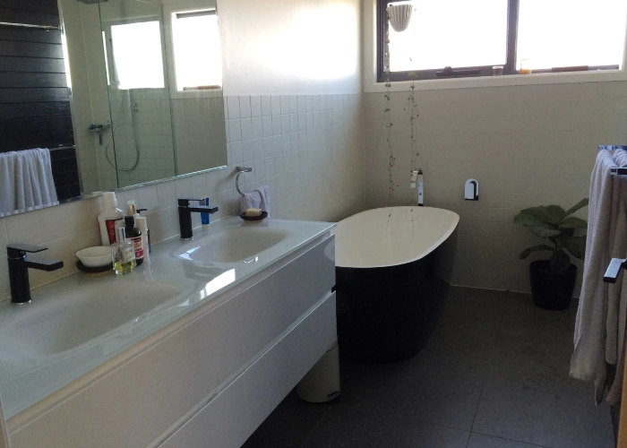 Free Standing Bath Tubs for Homes by Tilo Tapware