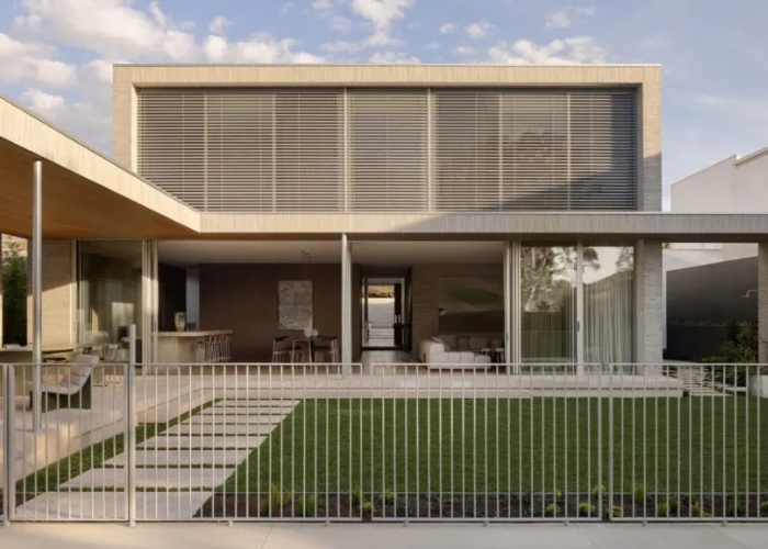 Professional Installation of External Venetian Blinds by evaya