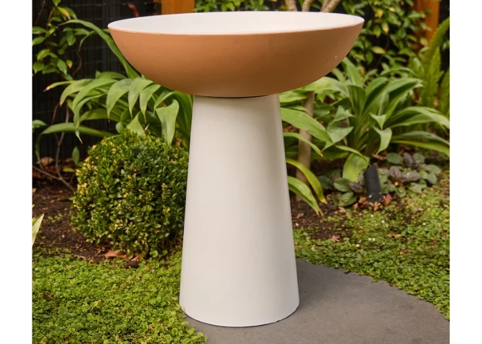 Terracotta Bird Bath for Outdoor Areas by Simons Seconds