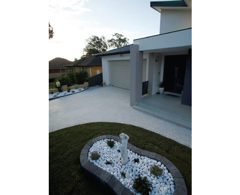 granite cobblestone driveway
