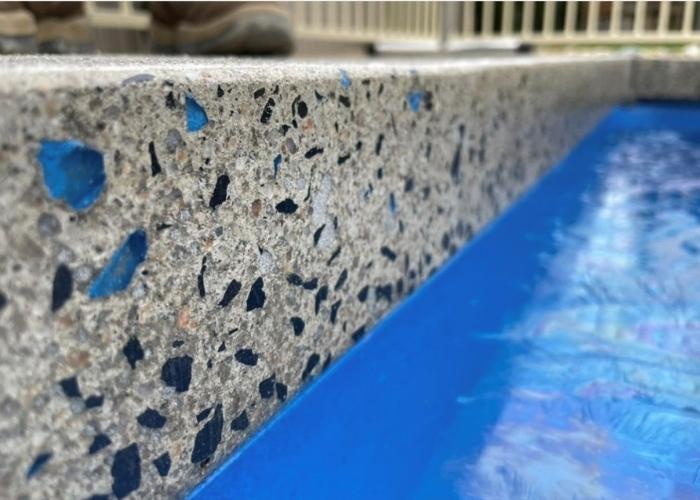 Modern Pool Edge with Ocean Blue Glass by Schneppa Glass
